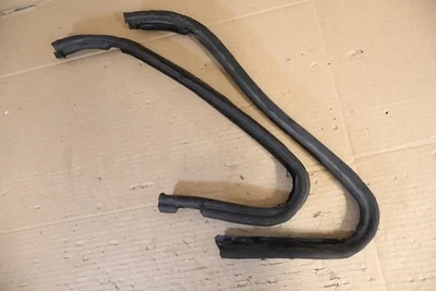 STUDEBAKER 1953 A 1961 CUERPO C HALCÓN CUARTO VENTILACIÓN VENTANA GOMA 303392 303393 Foto 1 de 4