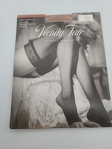 Medias de liga hasta el muslo Vanity Fair de nailon con encaje margarita transparente beige desnudo mediano/t - Imagen 1 de 5