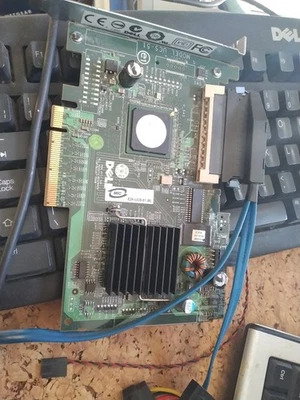 Used Dell 5I/R Sas UN939 GU186 E2K-UCS-51(B) PCI-E Array Card & Cable Set - Image 1 of 4