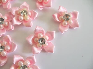 OFFRAY ROSA SATINBAND BLUME MIT PERLEN DIAMANTEN - 3/4 ZOLL - 14 STÜCK - Bild 1 von 2