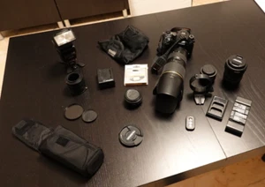 Pentax K-1 + 3 lenti + flash + 4 batterie - Bild 1 von 7