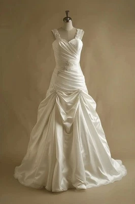 White Victorian Wedding Dresses Vintage Halter Beaded Appliques Pleated Satin - Image 1 of 4