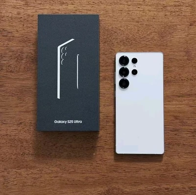 Samsung Galaxy S25 Ultra - 1 TB - Titanium Whitesilver (Unlocked) - Image 1 of 3