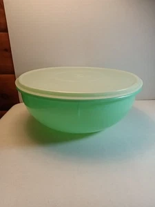 Vintage Tupperware ciotola sedano verde FixNMix 274-5 con coperchio trasparente 224 Made USA - Foto 1 di 10