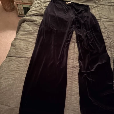 Hermoso Traje Pantalón 2 Piezas Look Terciopelo Negro con Diseño de Lentejuelas Florales Talla XL Foto 1 de 4