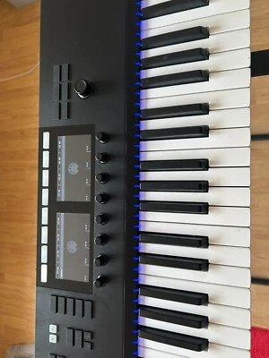 Native Instruments Komplete Kontrol S61 MK2 Keyboard - Great Condition - Image 1 of 4