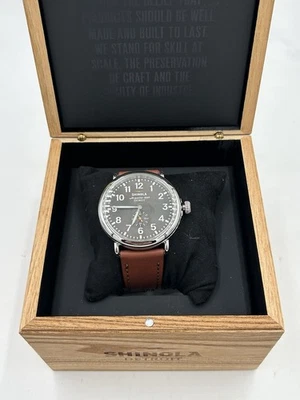 Shinola The Runwell 47mm Caja Plateada Acero Inoxidable con Banda de Cuero Marrón... Foto 1 de 4