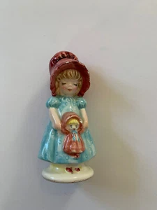 Shackman Girl Figurine Holding Doll - Bild 1 von 4