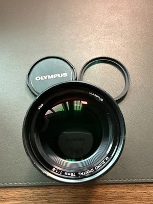 Olympus M.Zuiko 75mm f/1.8 Digital ED Lens - Black, Used, Great Condition - Image 1 of 4