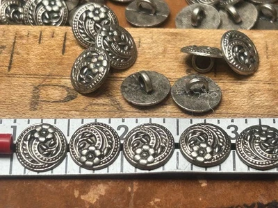 buttons silver tone 1/2" flowers- 5 pcs - Image 1 of 3