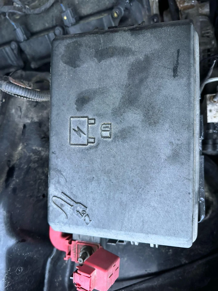 Caja de fusibles motor Dodge Challenger 09 10 Foto 1 de 1