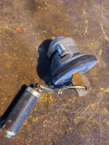 TAPPO SERBATOIO CARBURANTE CON CHIAVE Fiat Panda 1 serie 1981 - Picture 1 of 4