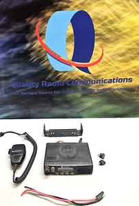 Motorola Radius CM300 146-174 MHz 25w VHF Two Way Radio W Mic AAM50KNF9AA1AN - Zdjęcie 1 z 10