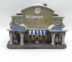 Holiday Village Sammlerstück - 2019 WalMart - 7" Höhe x 10" Breite x 4" Tiefe - Bild 1 von 7