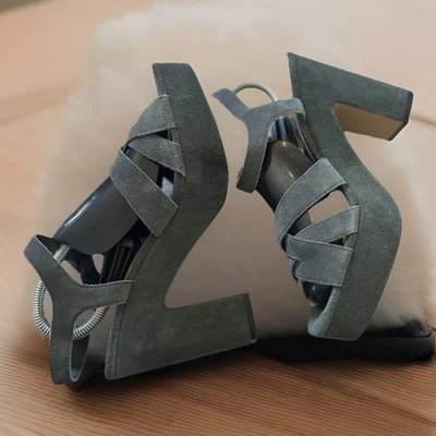 Espléndidas Sandalias de Plataforma de Tacón Piper Gris Verde Tirantes Correa al Tobillo Gamuza 10M Foto 1 de 4