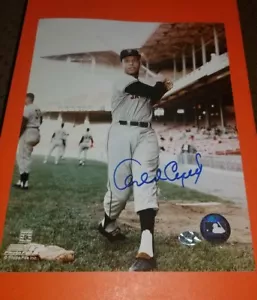 DODGERS DON NEWCOMBE SIGNED 8X10 PHOTO WITH HALL OF FAME HOLOGRAM - Picture 1 of 1