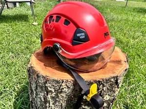Petzl Vertex Vent Climbing Arborist Safety Helmet Medium with visor - Picture 1 of 8