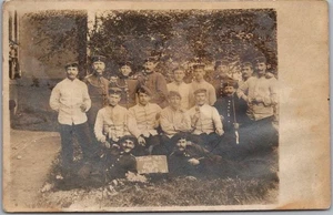 Foto real de soldados alemanes/pipas para fumar y vino de la Primera Guerra Mundial de la década de 1960 - Imagen 1 de 2
