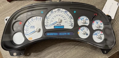 *RECONSTRUIDO* CUADRO DE INSTRUMENTOS SIERRA SILVERADO TAHOE 2003-2006 CALIBRE SPEEDO 261K Foto 1 de 4