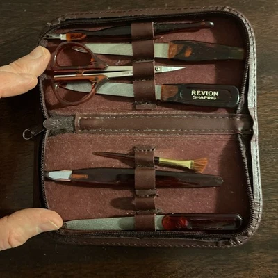 Kit de viaje de manicura de uñas vintage de cuero marrón para damas de 7 piezas Foto 1 de 4