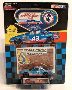 Racing Champions 1:64 1992 NASCAR Sears Point Raceway Richard Petty STP #43 - Imagen 1 de 2