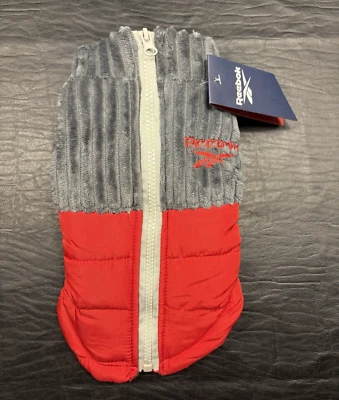 "Abrigo de pana Reebok para perro talla XS rojo y gris con cierre trasero con cremallera 11-13"" L nuevo con etiquetas" Foto 1 de 4