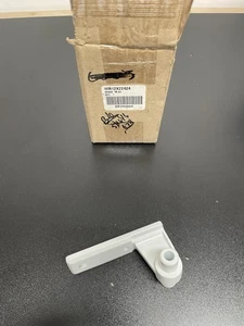 Ge WR12X22424 Center Hinge OEM - NEW IN OPEN BOX 2RC4B1 - Picture 1 of 4