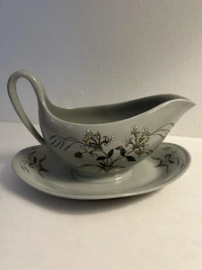 Wedgwood Etruria Country Lane Gravy Boat With Attached Under plate. - Picture 1 of 6