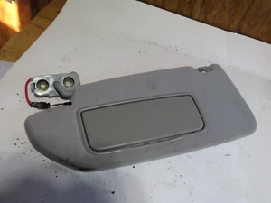 2006 06 VOLVO XC90 SUNVISOR SUN VISOR DRIVER LEFT LH GREY - Picture 1 of 9