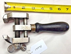 Hand Vise 1-1/2" Wide Jaws Opens to 1-11/32" Machinist / Hobbyist Vintage Tool - Picture 1 of 9
