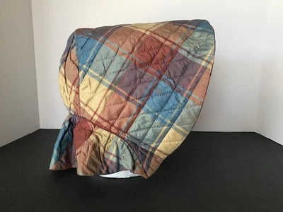 Antiguo gorro de invierno de seda acolchado a mano de 1850-60, con cortina de cuello, cuadros coloridos Foto 1 de 4