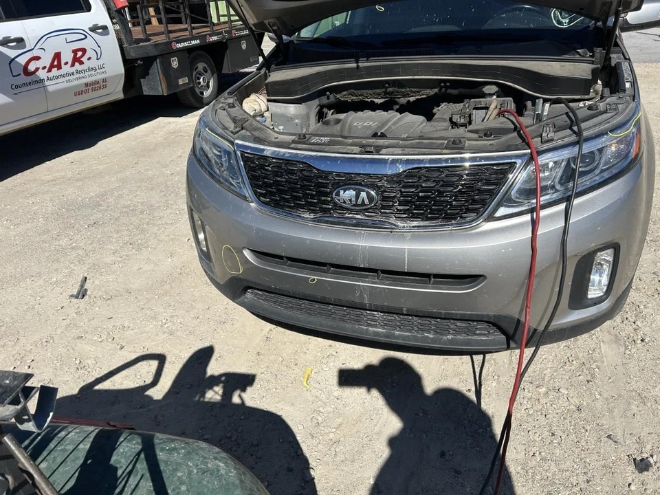 SORENTO   2014 Fuel Vapor Canister 104933564 - Image 1 of 4