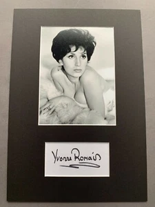 YVONNE ROMAIN original signed Briefkarte/Passepartout 20x30 Autogramm - Picture 1 of 1