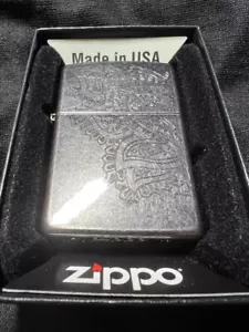 Zippo Feuerzeug Iced Paisley vorne hinten grau dämmerung neu im Karton mit Zertifikat 29431 winddicht - Bild 1 von 7