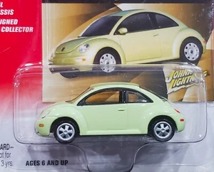 Johnny Lightning 01 2001 VW Volkswagen New Beetle Bug Detailed Collectible Car G - Picture 1 of 2