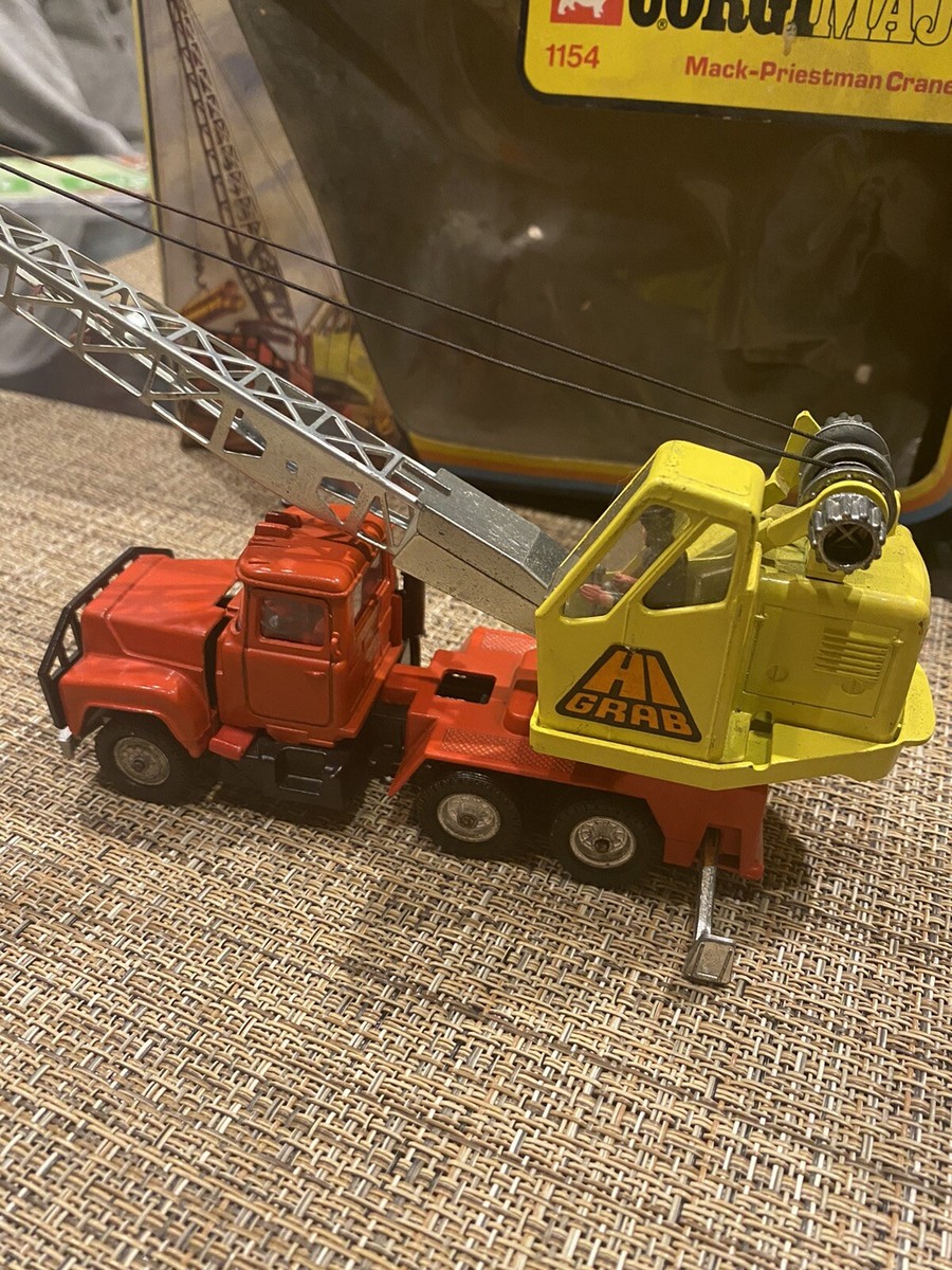 VINTAGE CORGI MAJOR TOY~#1154~Mack-Priestman Crane Truck~In
