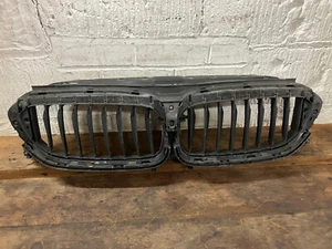 BMW M5 F90 FRONT UPPER CENTER RADIATOR MAIN GRILLE TRIM 1126420XX GENUINE - Picture 1 of 11
