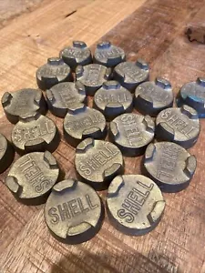 1 tappo benzina vintage RARO GUSCIO OTTONE MASSICCIO GUSCIO lattina olio gas europeo nuovo non filettato - Foto 1 di 8