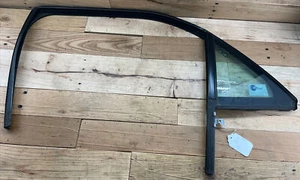 2005 Cadillac CTS base Driver left rear small stationary window 43R-000262 - Picture 1 of 8