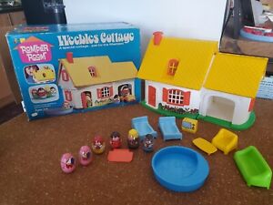 Vintage 1973 Hasbro Weebles  Cottage  w/ Accessories, Figures and Box