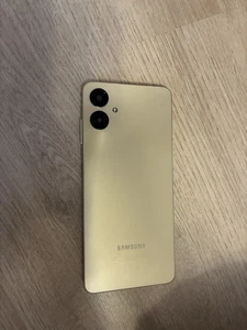 Samsung Galaxy A06 64GB DualSim 6,7 Zoll 50MP 4GB RAM Gold NEU+OVP - Bild 1 von 4