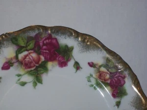 ROYAL SEABY CHINA DESSERT PLATE SCALLOPED RIM WITH GOLD TRIM AND ROSES VTG - Picture 1 of 2