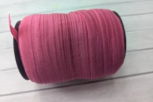 5/8" Rosa Caliente Plegable Costura Elástica - FOE - Rollo de 90 Yardas - Imagen 1 de 3