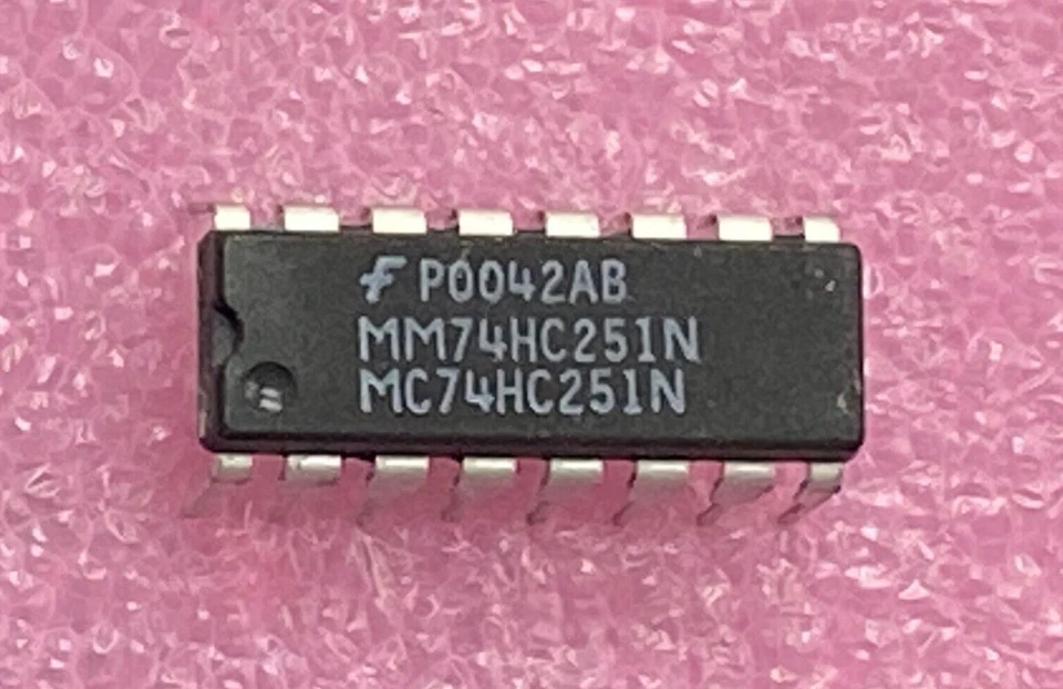 Fairchild MC74HC258 8-input multiplexer 3 state surface mt SO16 Integrated Cir - Изображение 1 из 1