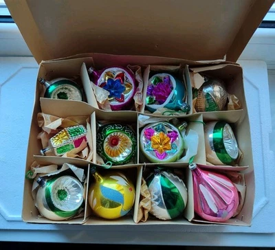 Scatola 12 PALLINE NATALE VINTAGE in vetro argento decorate a mano CHRISTMAS - Immagine 1 di 4