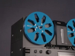 1 Pair Standard 7" AKAI 1/4" Blue Empty Take up Reel For R2R Tape Recorders - Picture 1 of 6