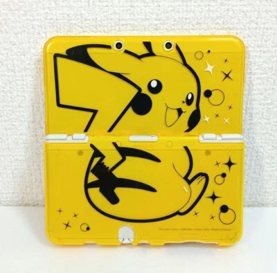 NINTENDO Nueva Consola 3DS Blanca con Cubierta Pokémon Pikachu Carcasa Amarilla / De Japón Foto 1 de 4