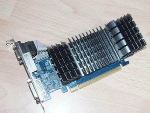 ASUS - Carte Graphique Light Gaming NVIDIA GeForce GT620 Silent - 2 Go DDR3- PCI - Photo 1/3