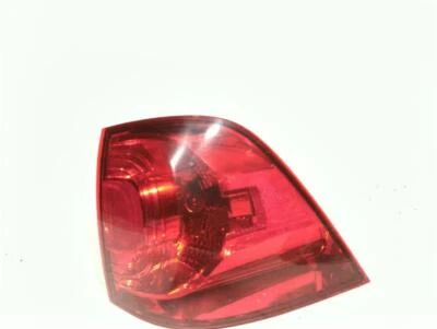 Conjunto de luz trasera exterior derecha usada se adapta a: Volkswagen Rabbit 2007 exterior derecha Ou Foto 1 de 4