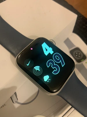 Apple Watch SE 2nd Gen - 44mm GPS - Excellent Condition - Image 1 of 3